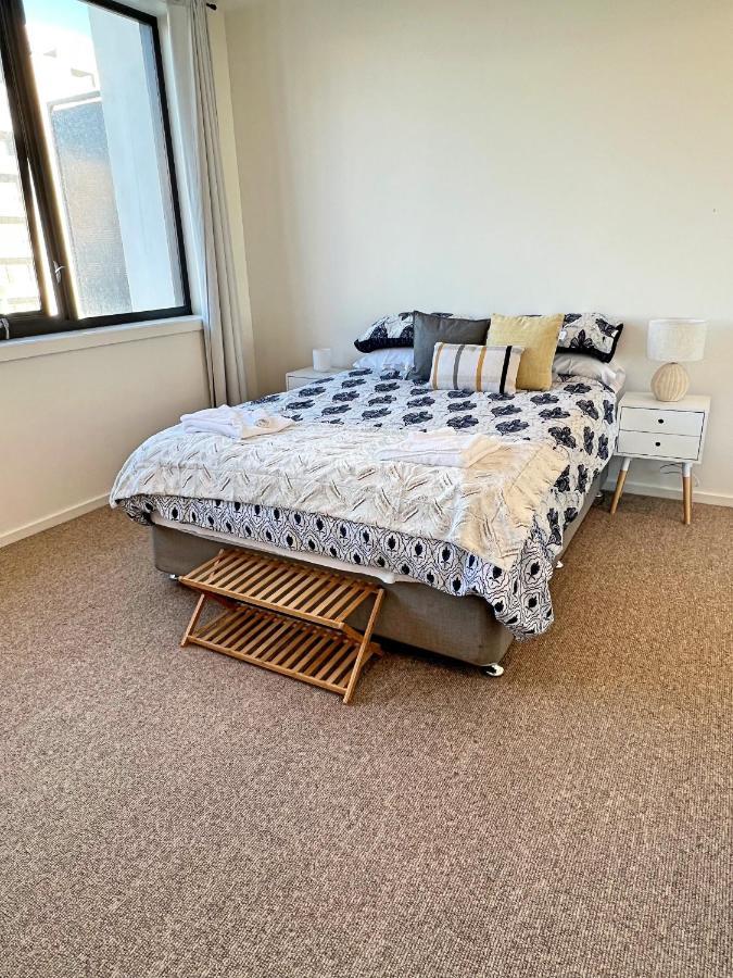 Industrial Yet Modern, 1Bd 1Bth Apt - Woden Phillip Bagian luar foto