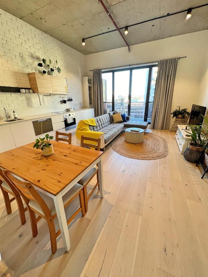 Industrial Yet Modern, 1Bd 1Bth Apt - Woden Phillip Bagian luar foto