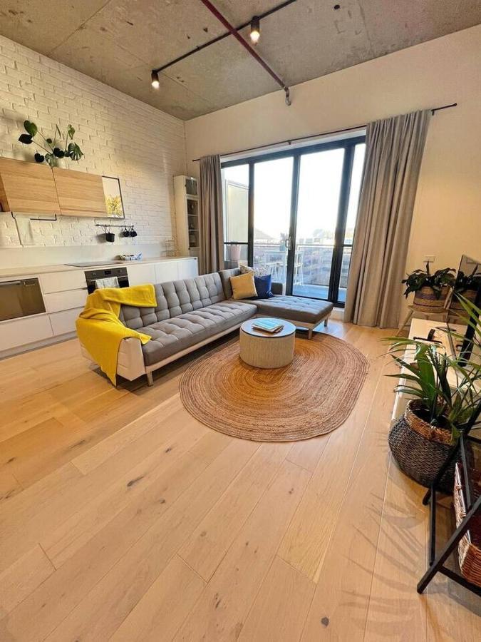 Industrial Yet Modern, 1Bd 1Bth Apt - Woden Phillip Bagian luar foto