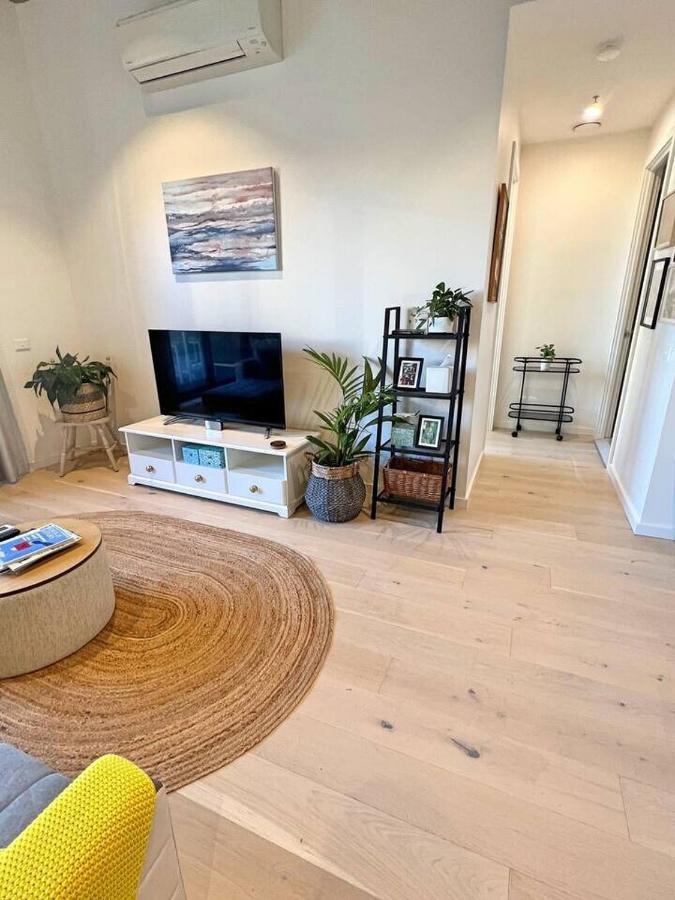 Industrial Yet Modern, 1Bd 1Bth Apt - Woden Phillip Bagian luar foto